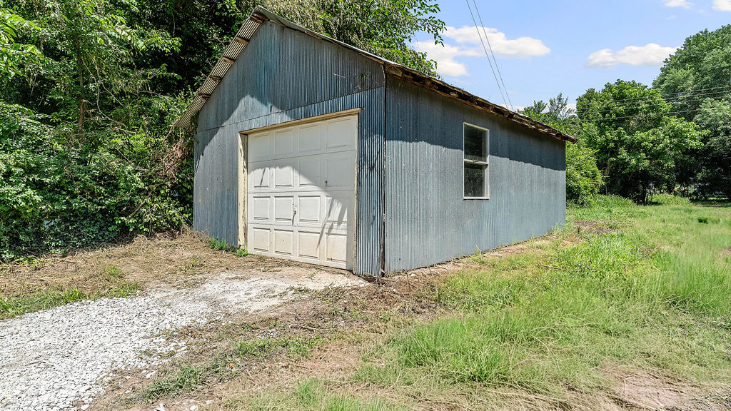 main property photo 44