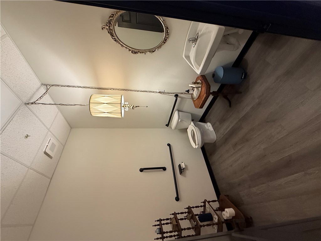 main property photo 10