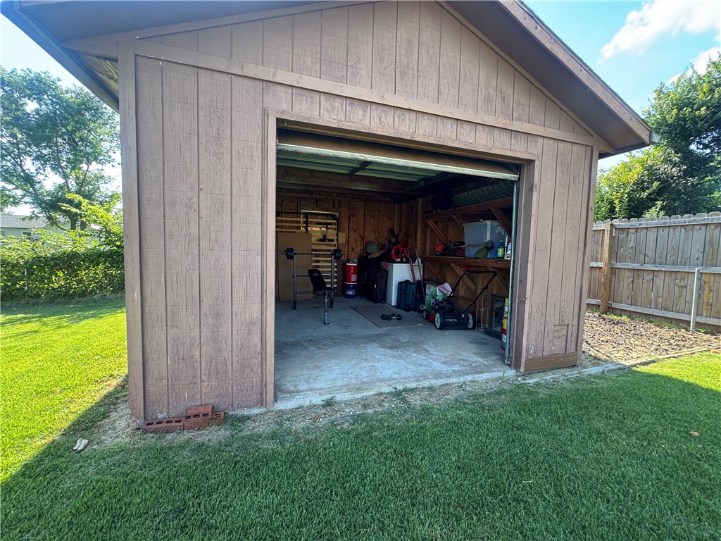 main property photo 29