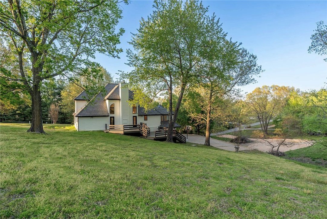 main property photo 10