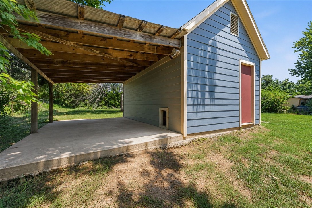 main property photo 17