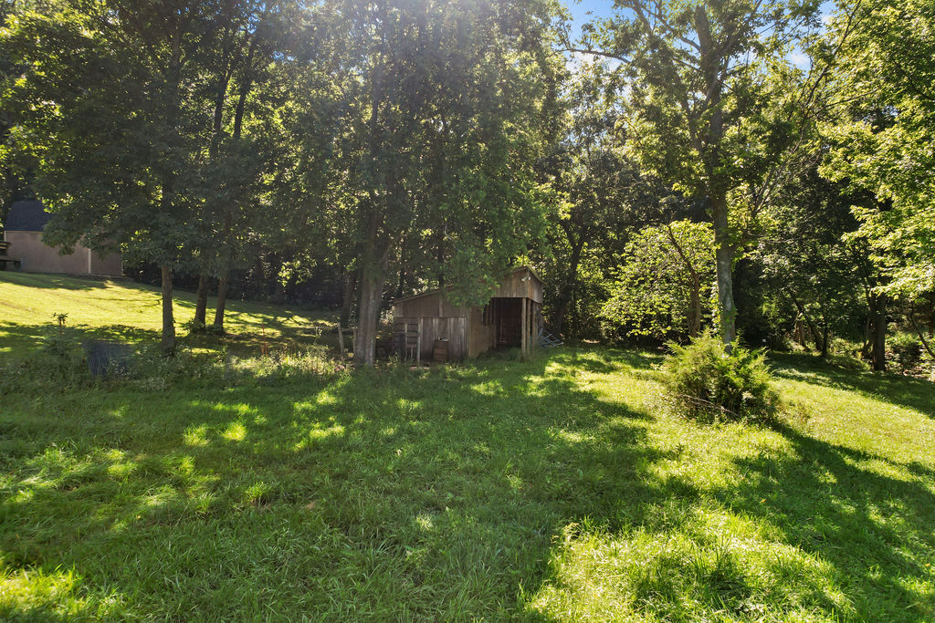 main property photo 40