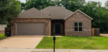 image of property with 4 Bed | 2 Bath | 1,669 Sqft