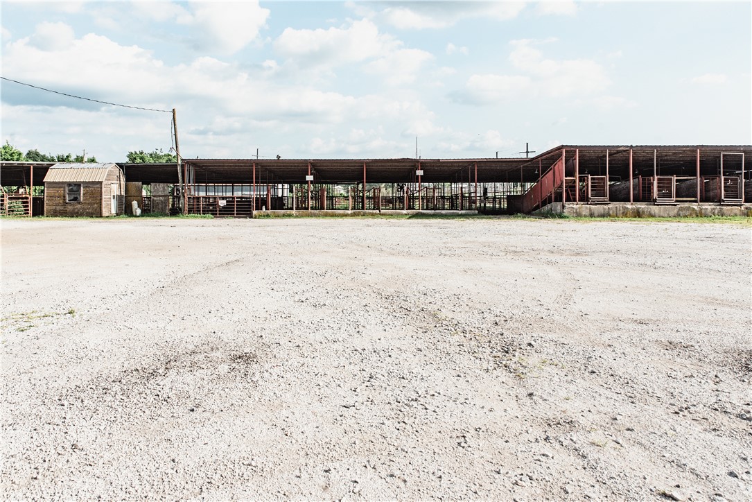 main property photo 11