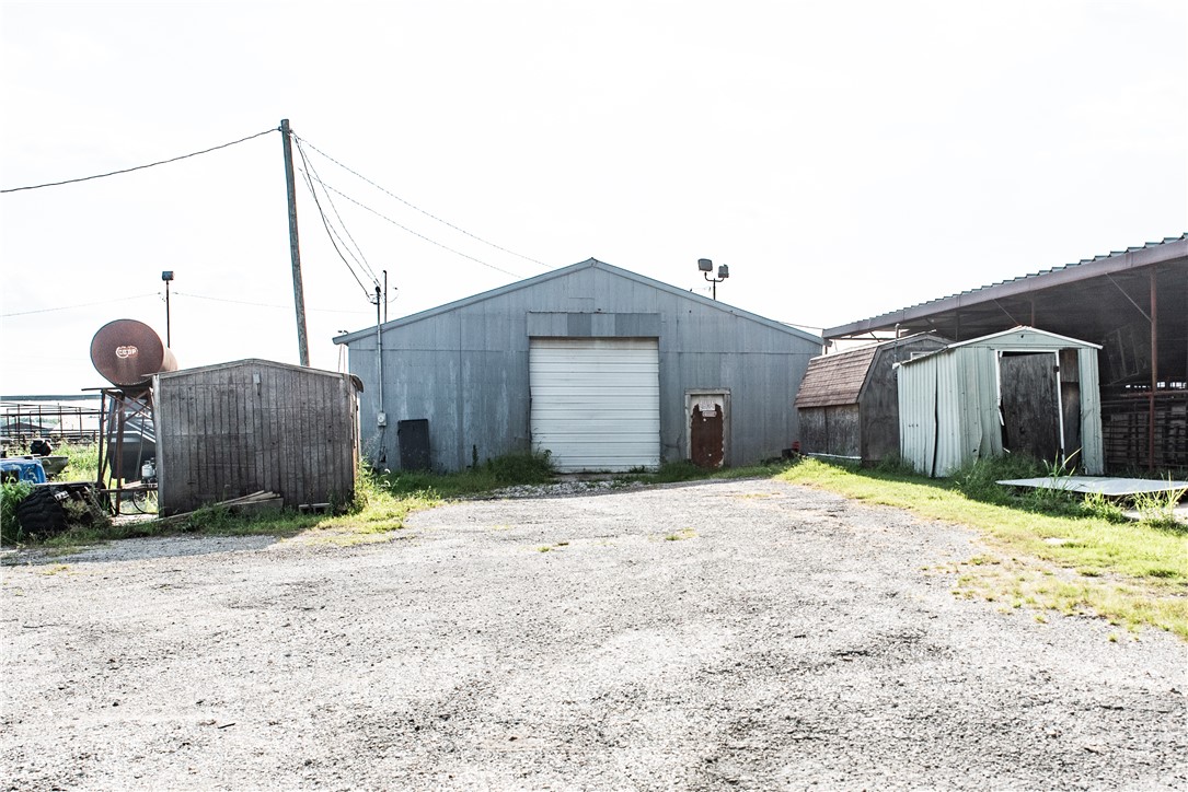 main property photo 13