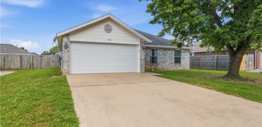 image of property with 3 Bed | 2 Bath | 1,131 Sqft