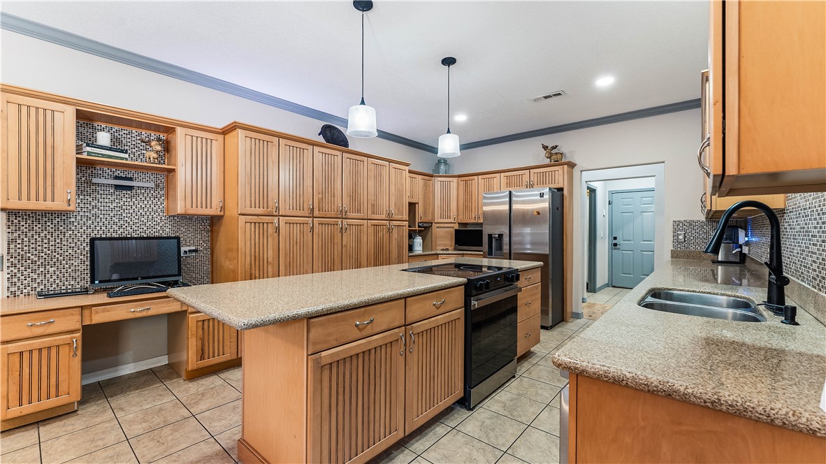 main property photo 10