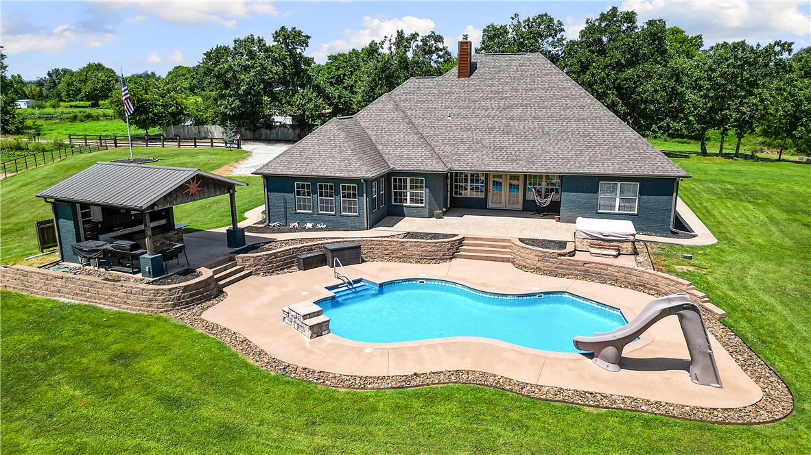 main property photo 36