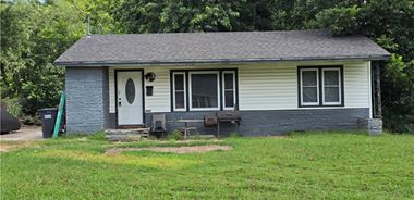 image of property with 2 Bed | 1 Bath | 1,048 Sqft