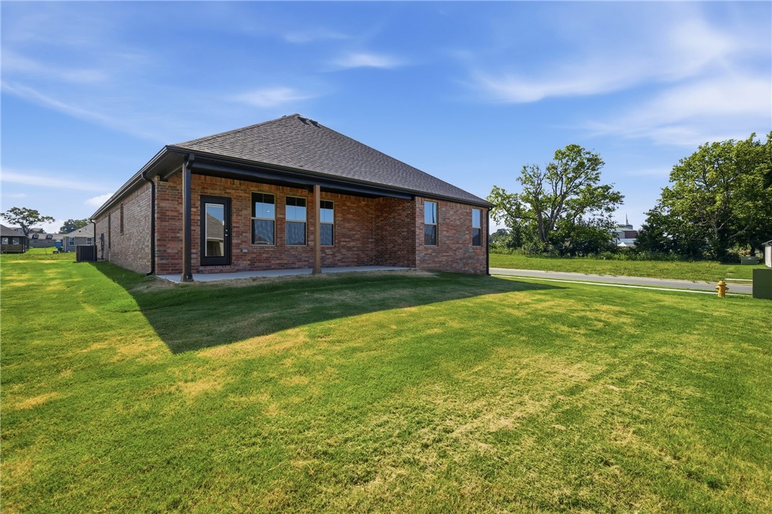main property photo 32