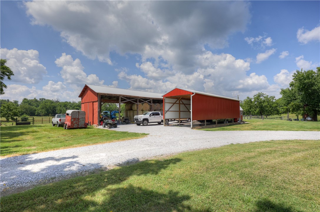 main property photo 16