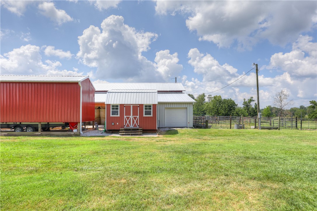 main property photo 17