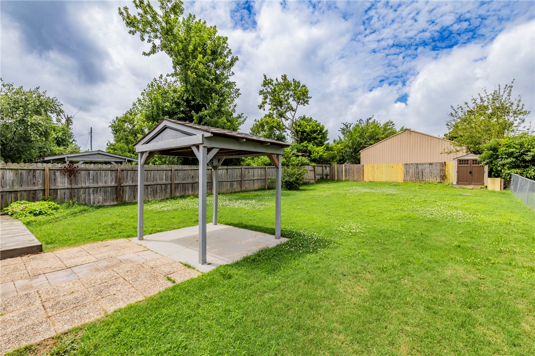main property photo 32