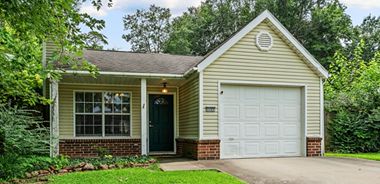 image of property with 3 Bed | 2 Bath | 1,059 Sqft