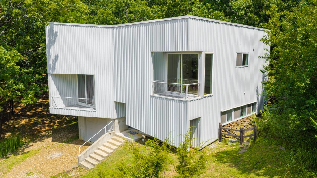 main property photo 36
