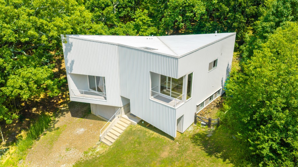 main property photo 41