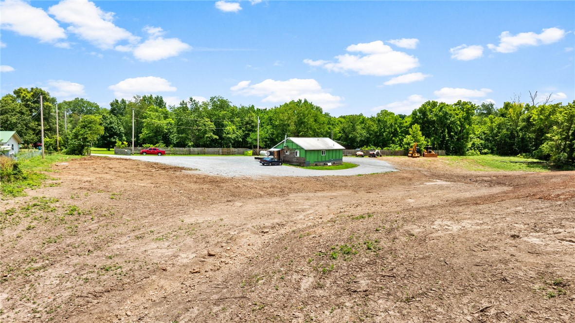 main property photo 11