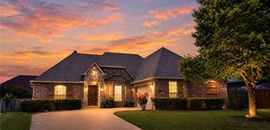 image of property with 3 Bed | 2 Bath | 1,980 Sqft