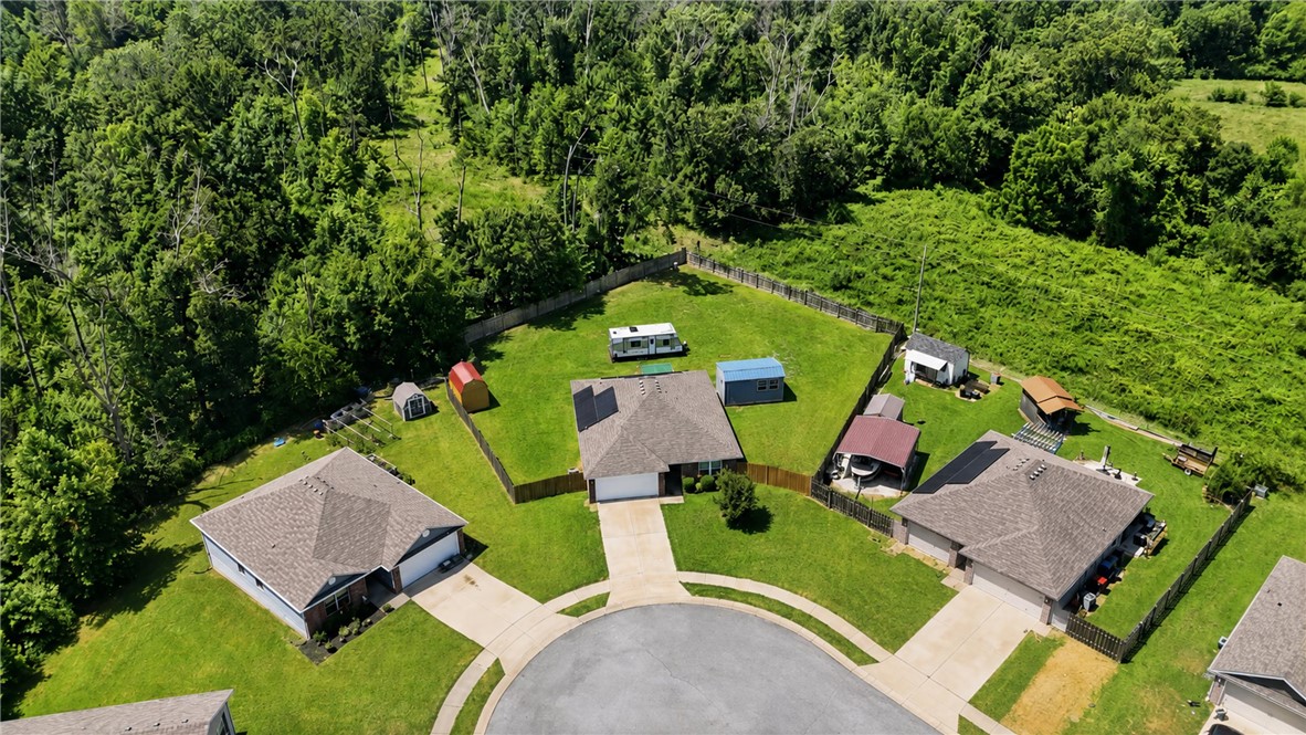 main property photo 28