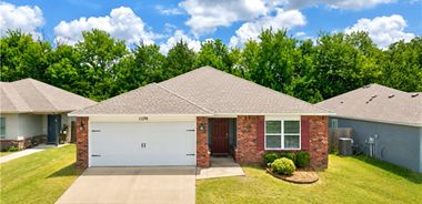 image of property with 3 Bed | 2 Bath | 1,402 Sqft