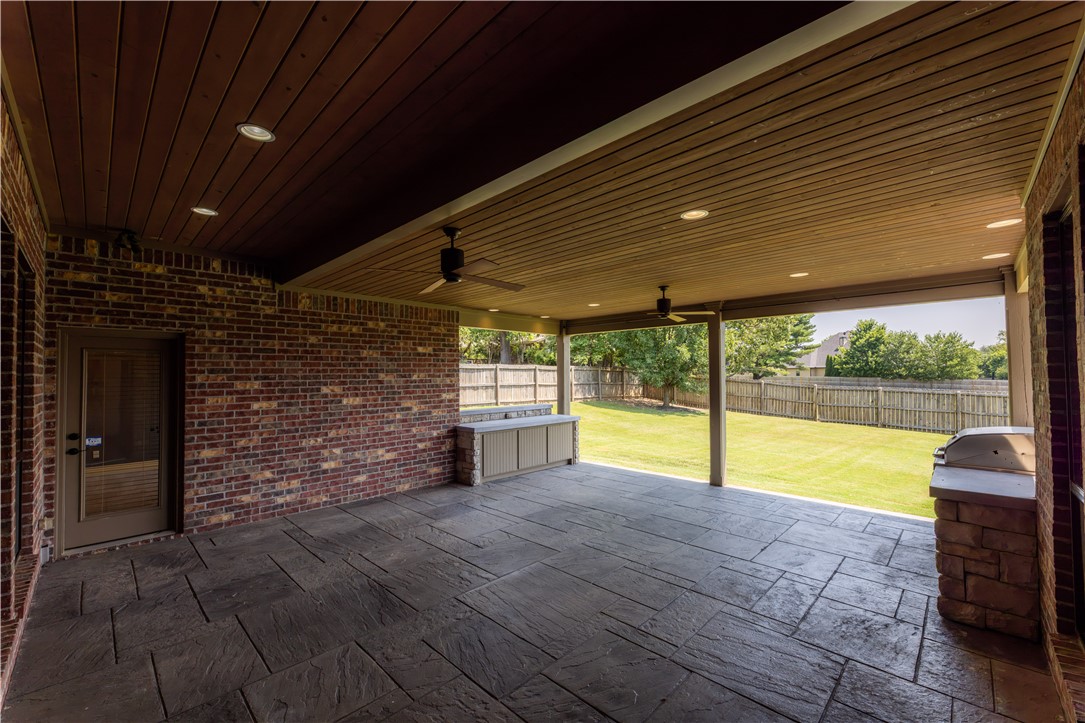 main property photo 41