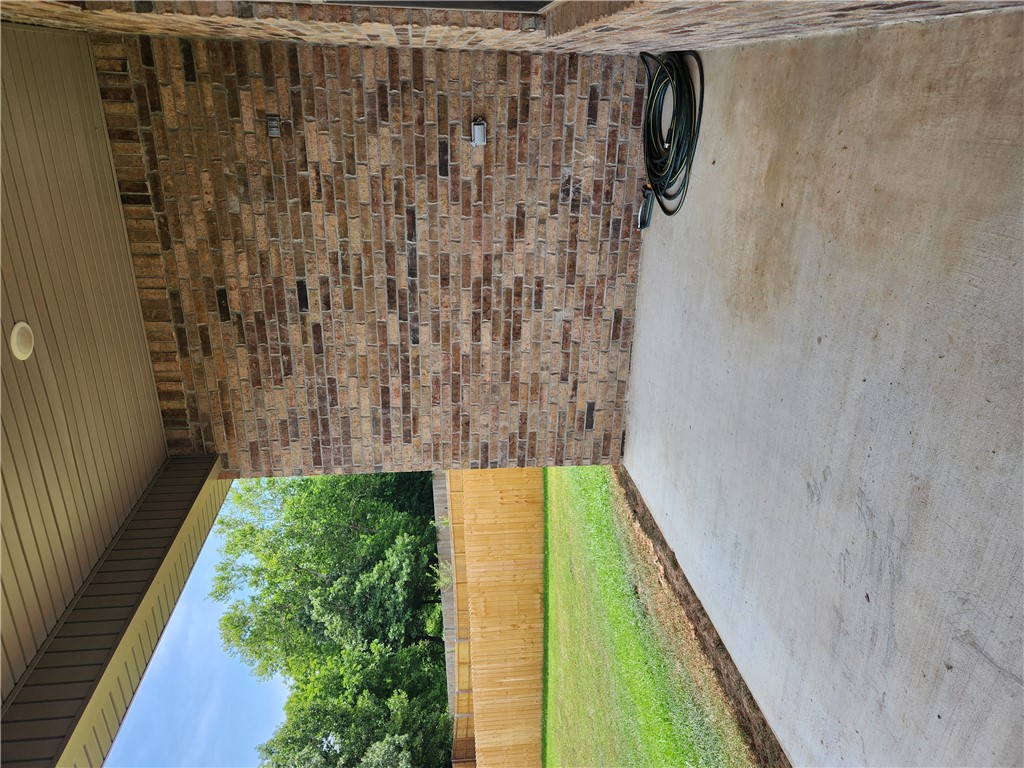 main property photo 40