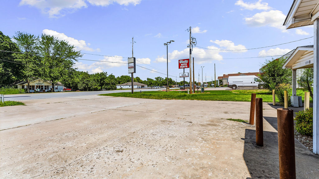 main property photo 32
