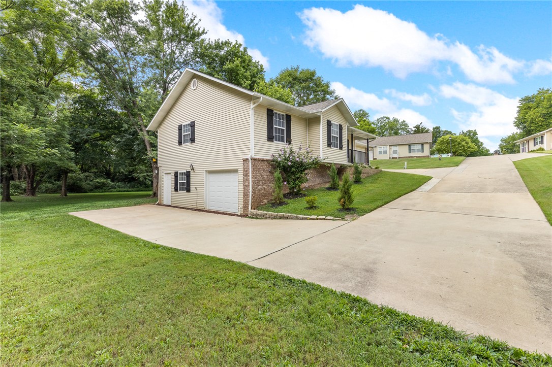 main property photo 7