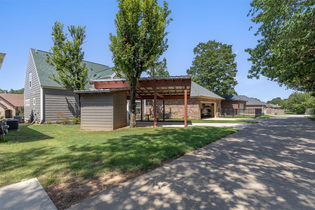 main property photo 32