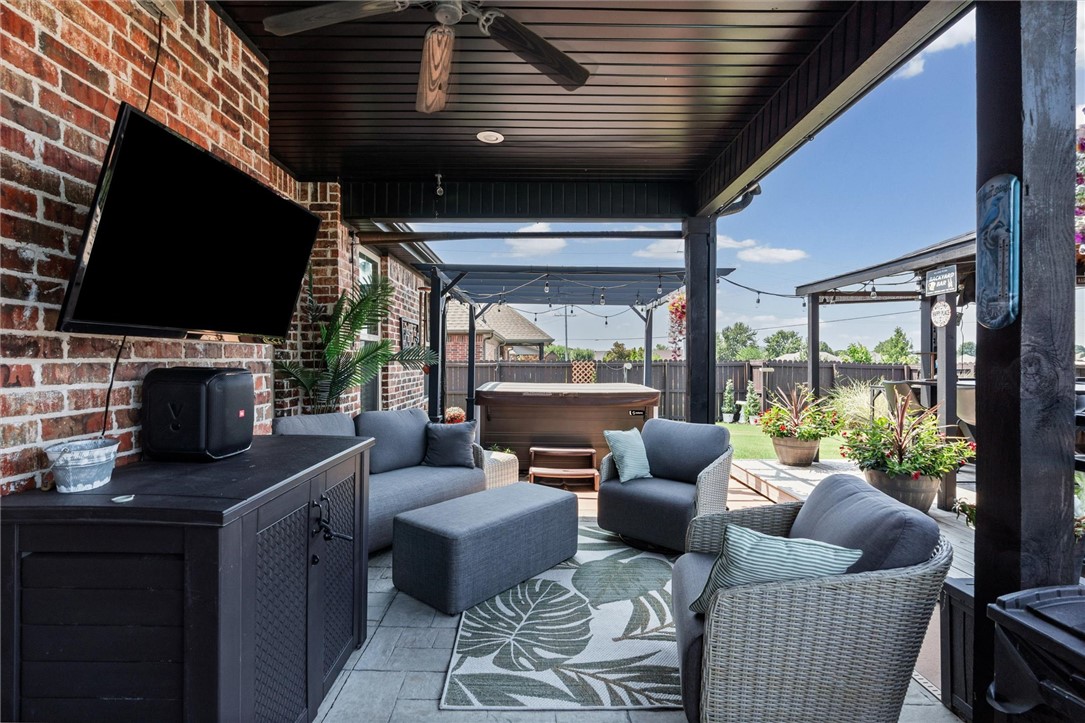 main property photo 36