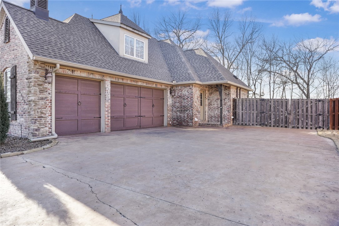main property photo 28