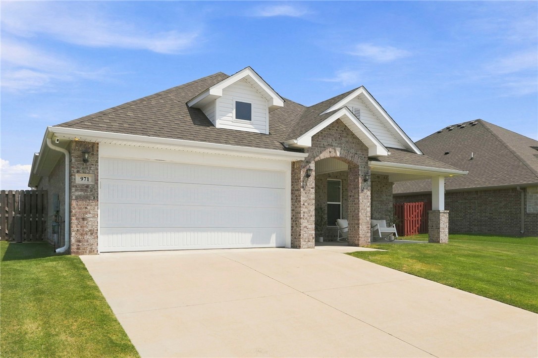 main property photo 9