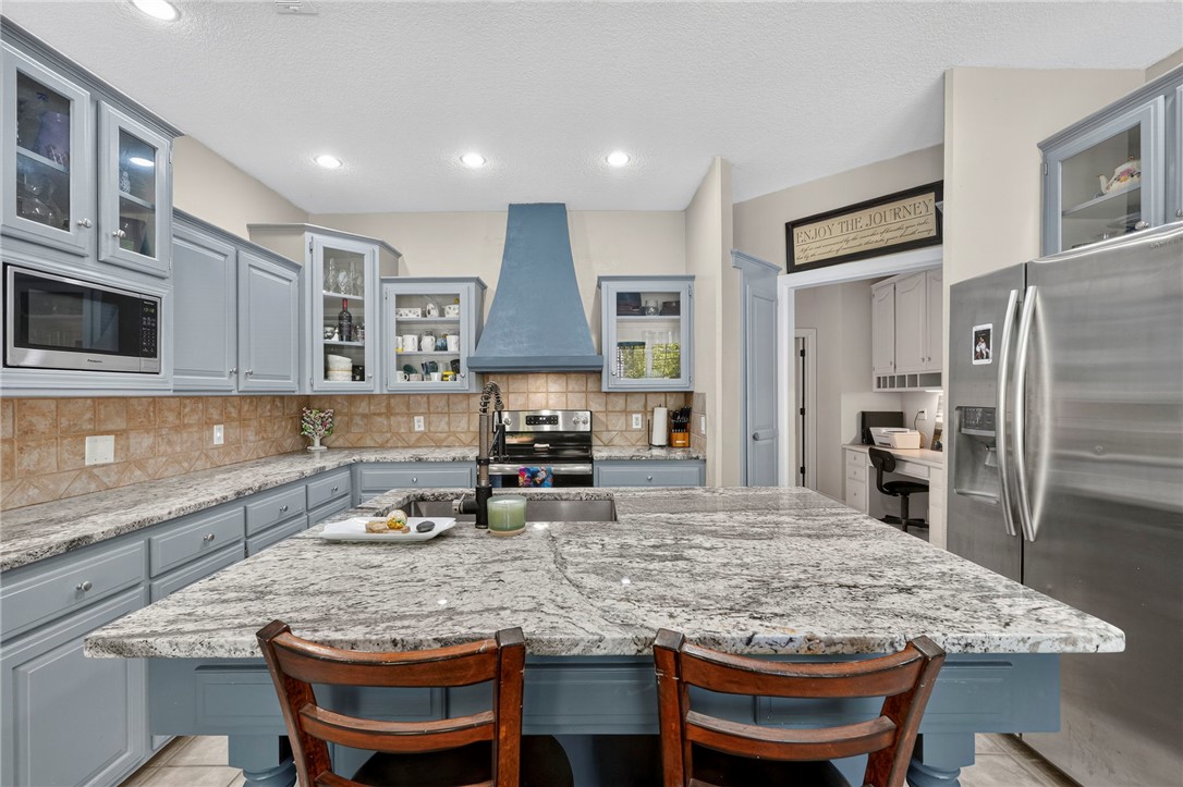 main property photo 9