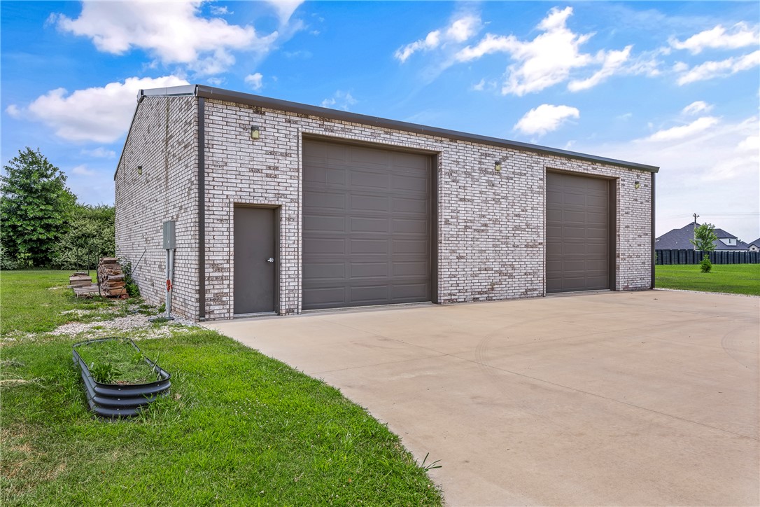 main property photo 45