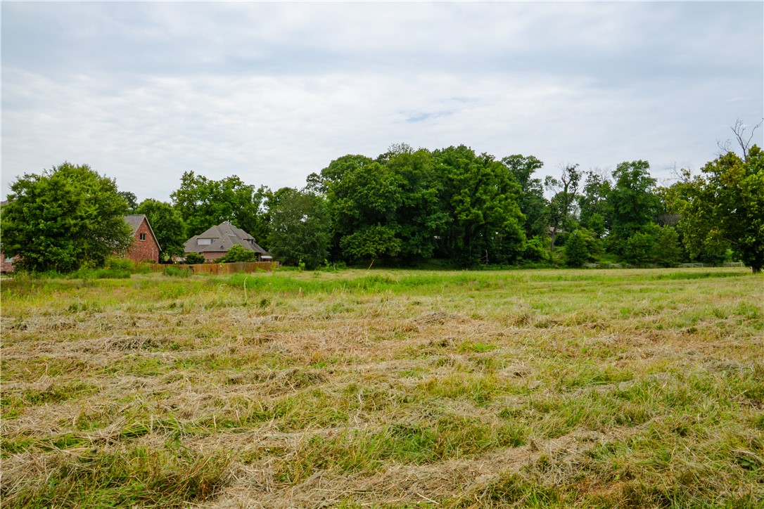 main property photo 13