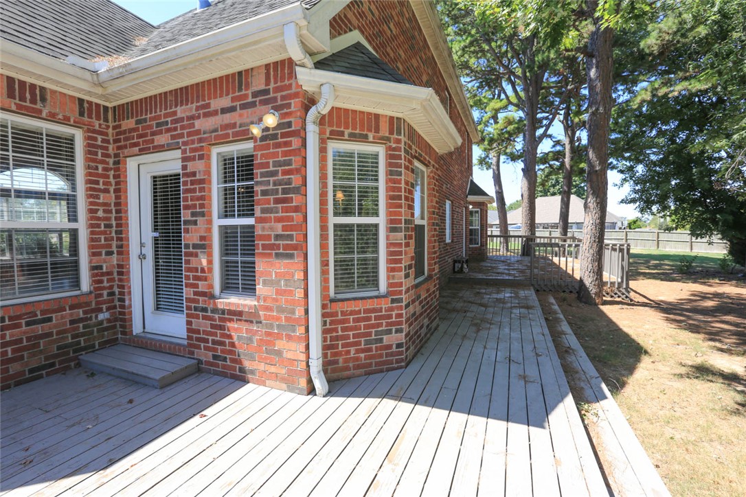 main property photo 40