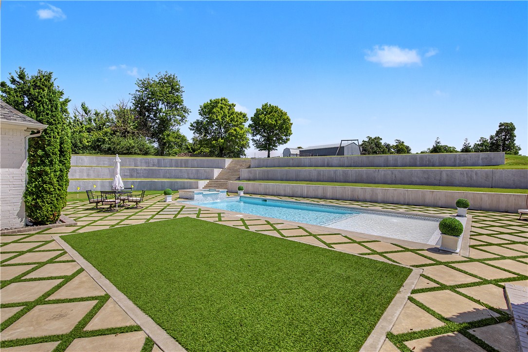 main property photo 41