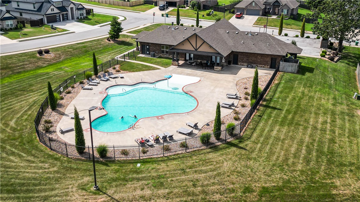 main property photo 45