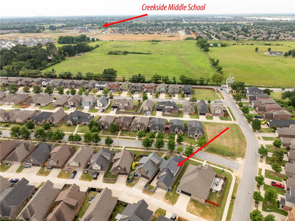 main property photo 40