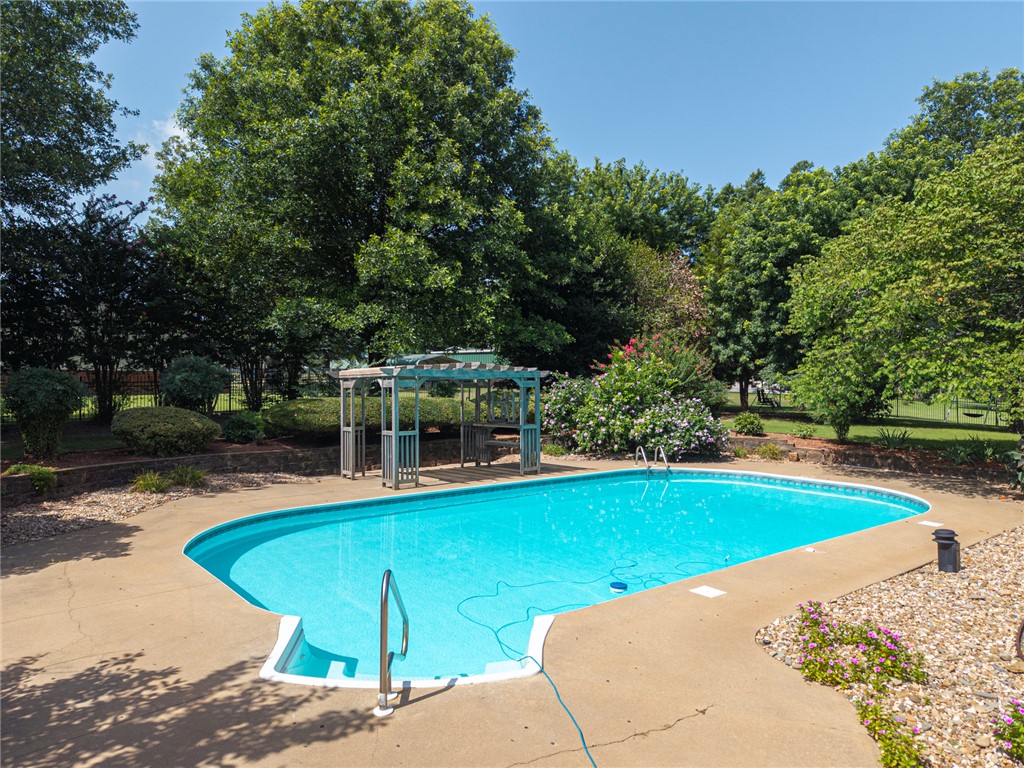 main property photo 46