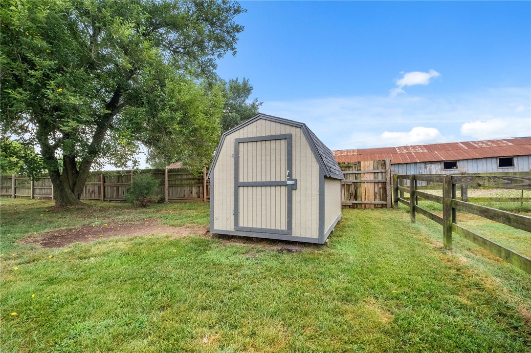 main property photo 32