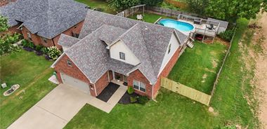 image of property with 4 Bed | 2 Bath | 1,866 Sqft