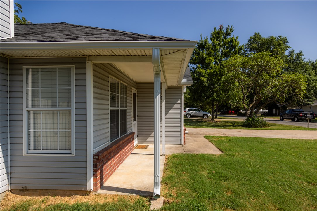 main property photo 6