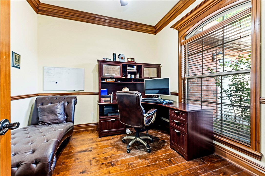main property photo 19