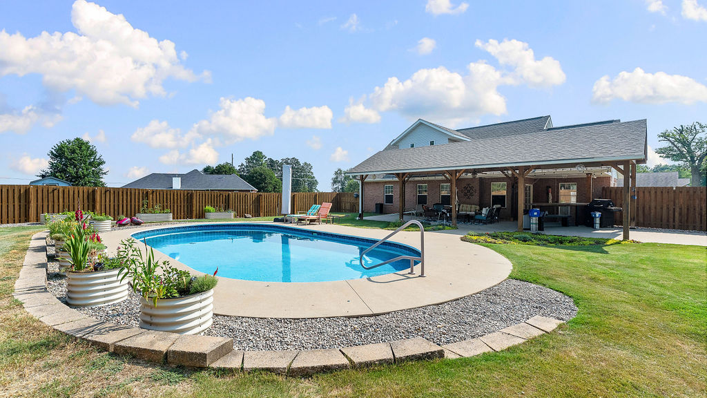 main property photo 14