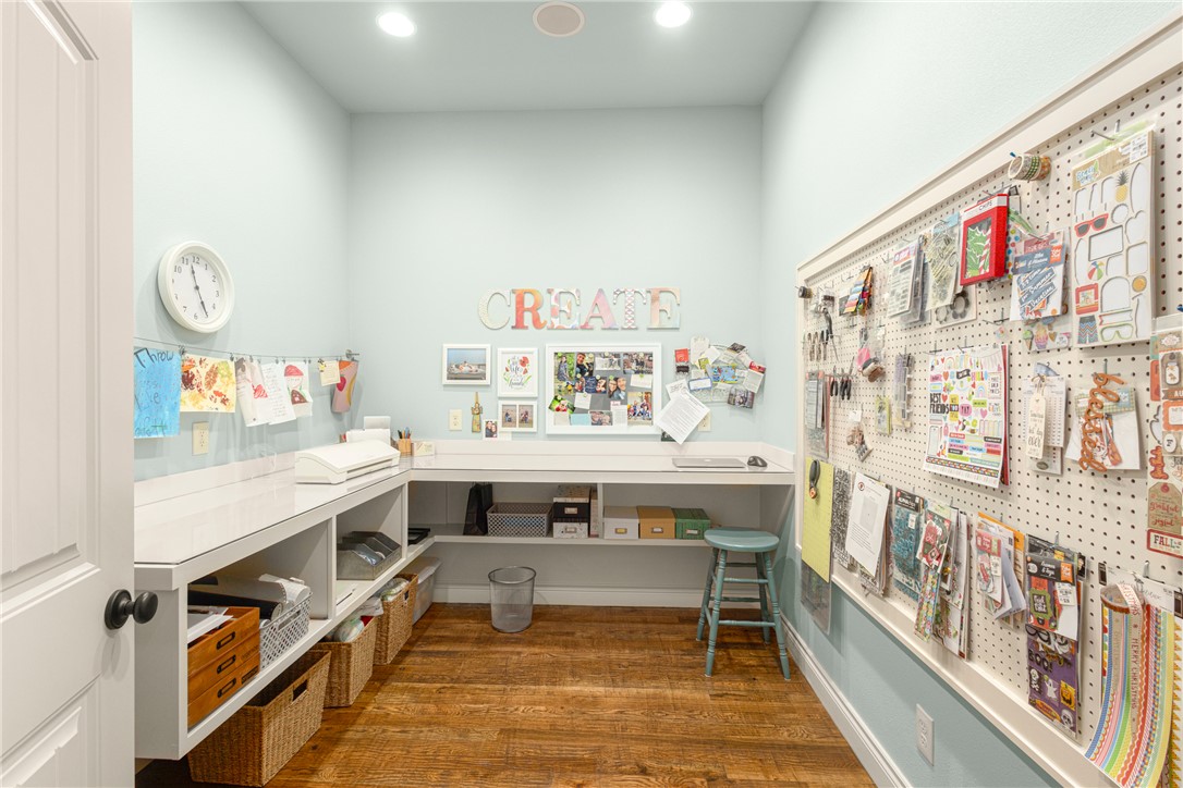 main property photo 24