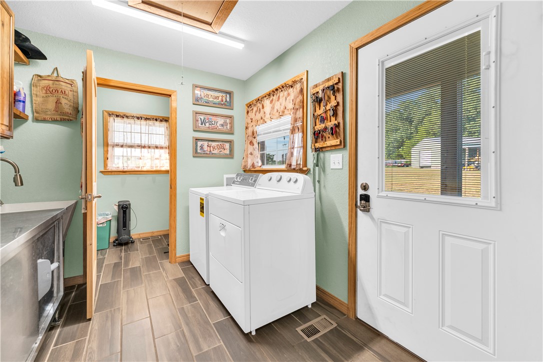 main property photo 15