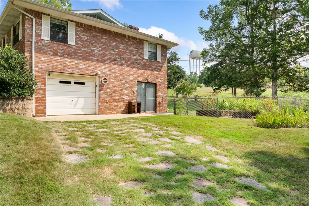 main property photo 32