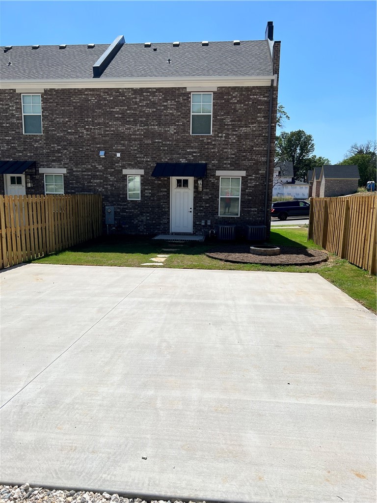 main property photo 13