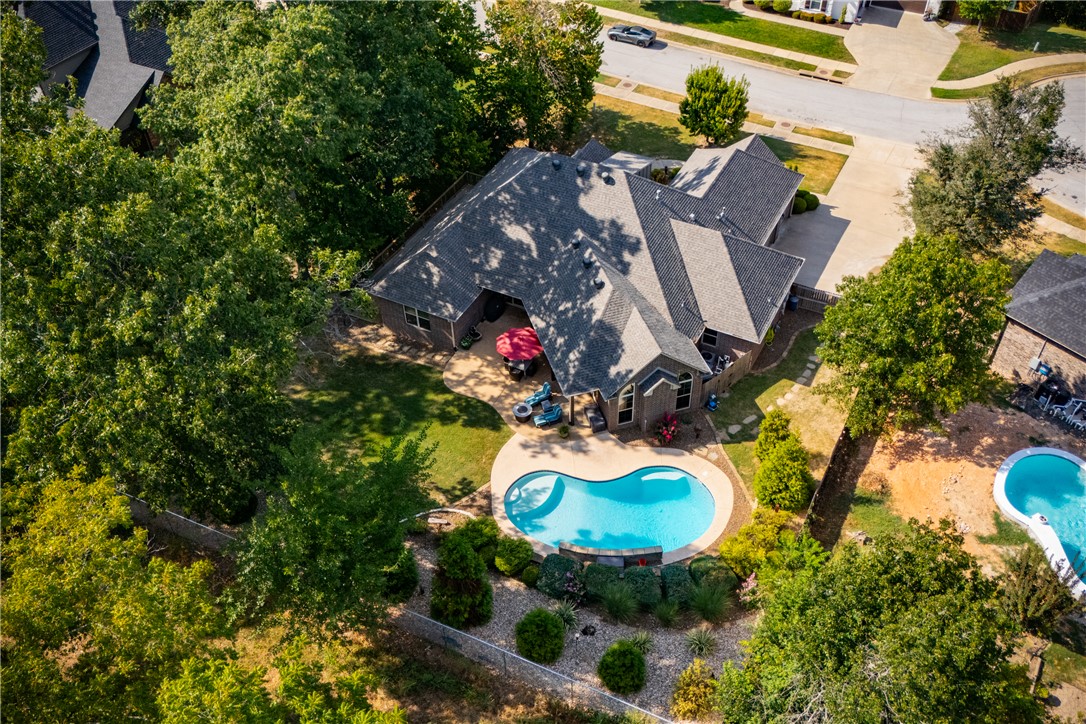 main property photo 22